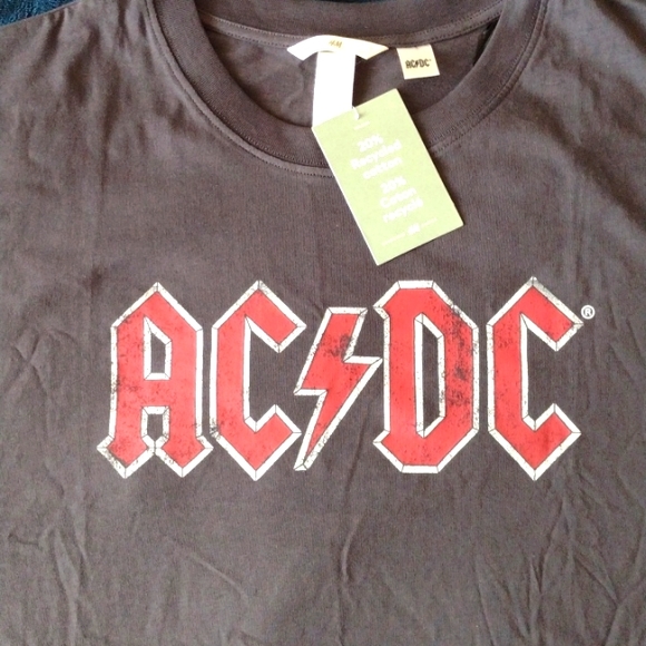 H&M Tops - NWT H&M XXL plus size AC/DC tour shirt